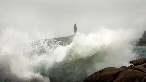 Fuertes olas en La Coruña Fuertes olas en La Coruña