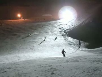 Sierra Nevada abre sus pistas durante la noche