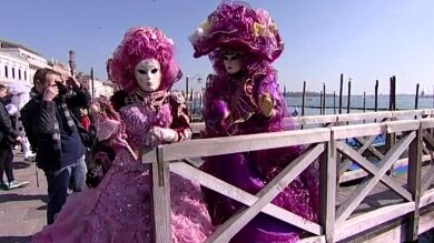 Los ‘mascareros’ ya trabajan para confeccionar los trajes del carnaval