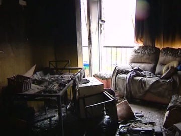 Una de las casas incendiadas Una de las casas incendiadas
