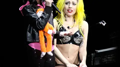 Lady Gaga se emociona en pleno concierto Lady Gaga se emociona en pleno concierto