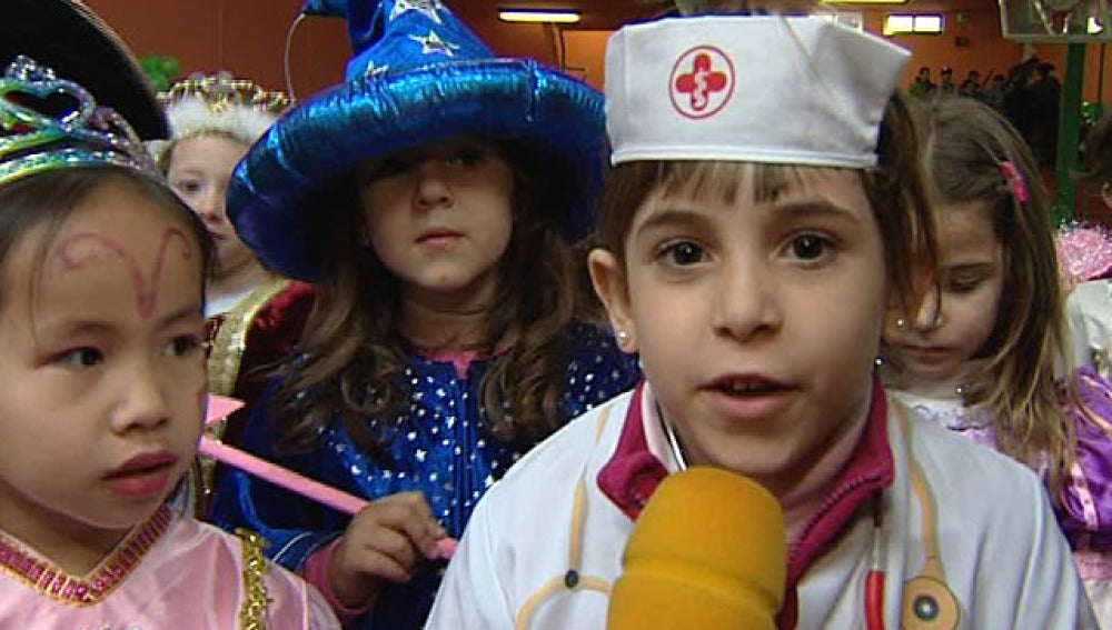 Niñas disfrazadas de Carnaval