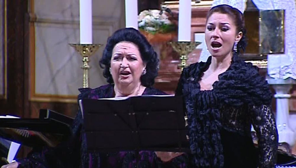 Montserrat Caballé canta en una iglesia de Alicante