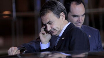 Rodríguez Zapatero saliendo del edificio del Consejo Europeo