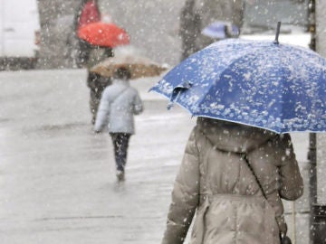 La nieve ha blanqueado las calles de Segovia