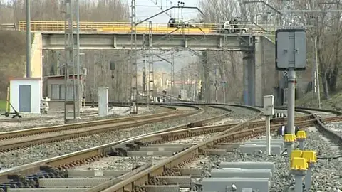 Vías del tren en Olazagutía (Pamplona) Vías del tren en Olazagutía (Pamplona)
