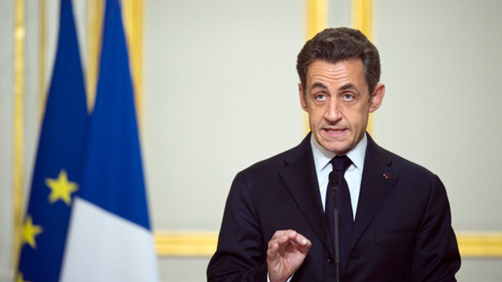 Sarkozy tiene un plan de rescate para Grecia con una participación limitada de la banca