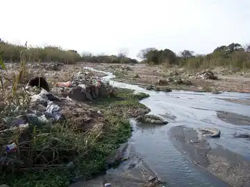 Un río contaminado Un río contaminado