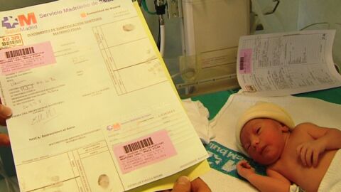 Bebe reci&eacute;n nacido en un hospital