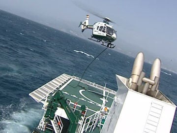 Maniobras de la Guardia Civil en alta mar Maniobras de la Guardia Civil en alta mar