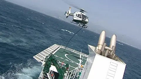 Maniobras de la Guardia Civil en alta mar Maniobras de la Guardia Civil en alta mar