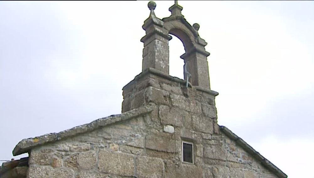 Roban el campanario de la capilla de Santa Ana