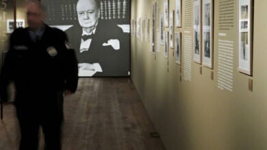 Los objetos personales de Churchill se exponen en España