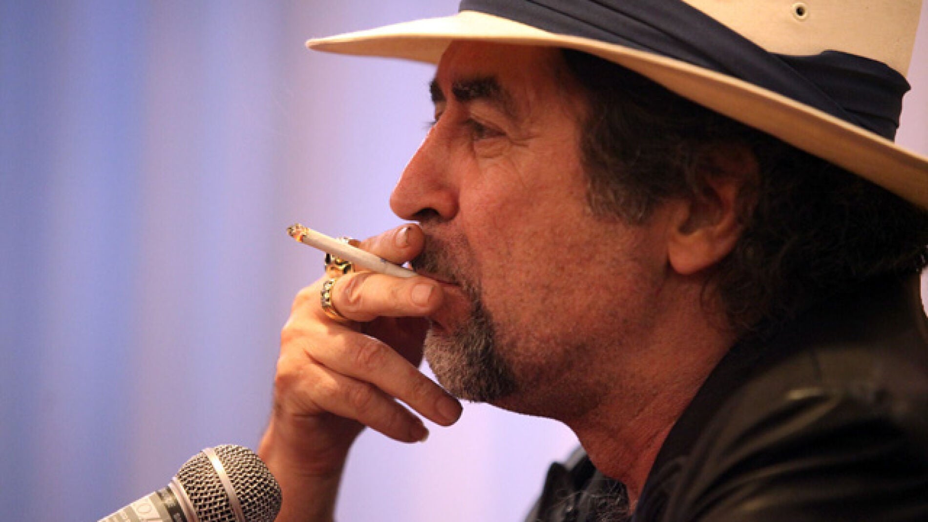 Joaqu&iacute;n Sabina en un hotel de Montevideo