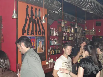 El Pub Peaton de Granada, multado por ofrecer cultura El Pub Peaton de Granada, multado por ofrecer cultura