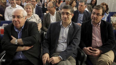 Los barones del PSOE cierran filas en torno a Zapatero y piden unidad