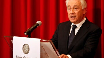 Carlos Costa, gobernador del banco de Portugal