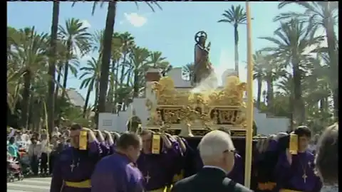 Semana Santa en Valladolid y Elche Semana Santa en Valladolid y Elche