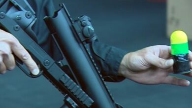 Los Mossos adaptan un arma utilizada en Vietnam para disuadir a los alborotadores