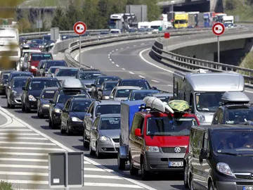 Imagen de archivo de un atasco de circulación. Imagen de archivo de un atasco de circulación.