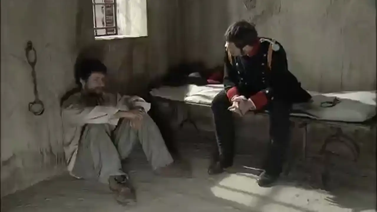 Roberto le cuenta a Miguel lo importante que es su familia para él