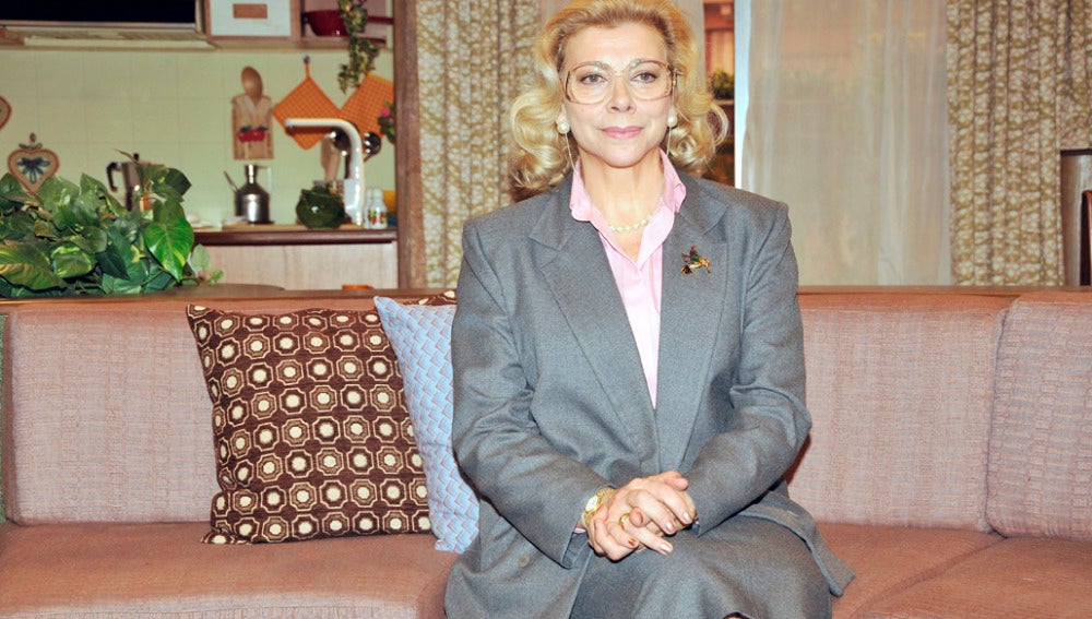 Kiti Mánver es Julia