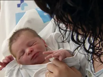 Bebé nace en la calle de Burgos Bebé nace en la calle de Burgos