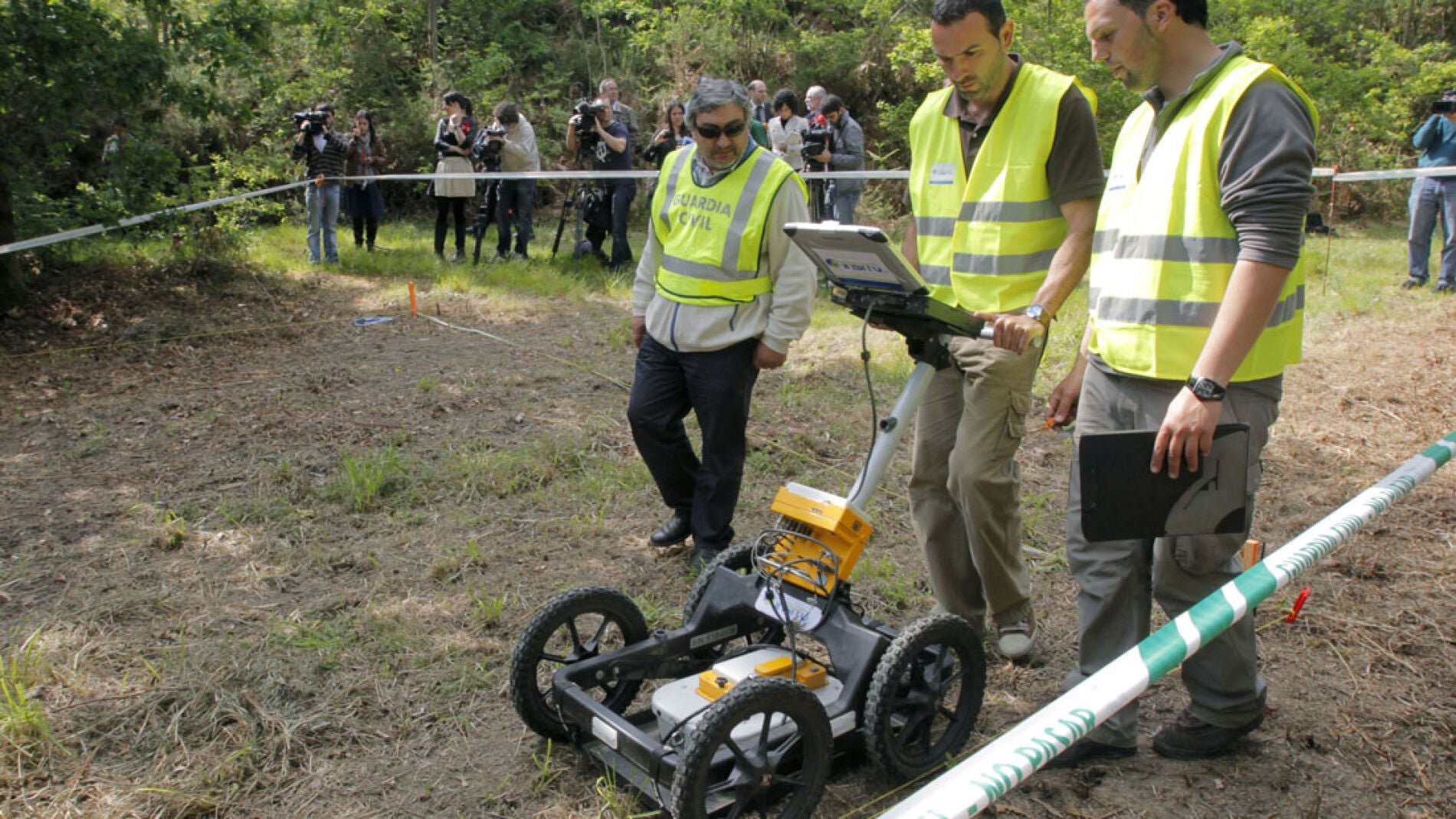 La Guardia Civil ha comenzado a analizar con un georradar el subsuelo
