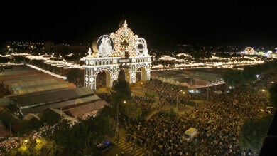 Sevilla se engalana para la Feria de abril