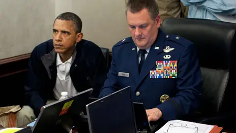 Obama y Clinton durante la operación Obama y Clinton durante la operación