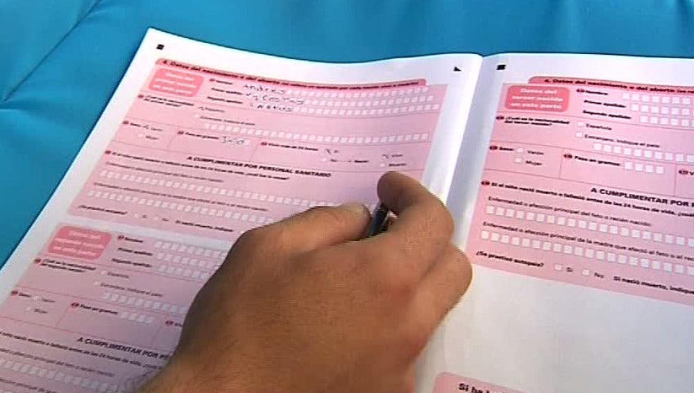 Un juez decidirá el orden de los apellidos en el caso de desacuerdo entre los padres