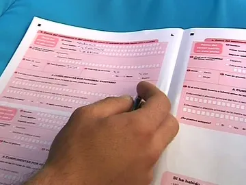 Un juez decidirá el orden de los apellidos en el caso de desacuerdo entre los padres Un juez decidirá el orden de los apellidos en el caso de desacuerdo entre los padres