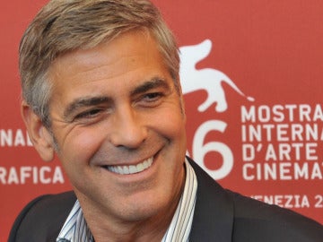 La sonrisa de Clooney es irresistible