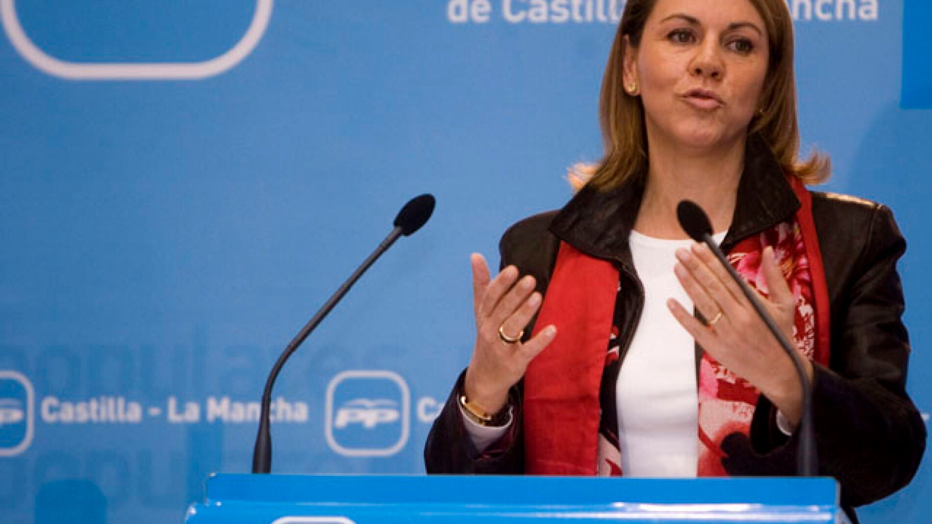 Cospedal denuncia que la juventud es el grupo social "más castigado" por las políticas de Zapatero y Barreda