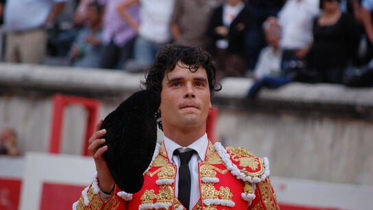 El torero Miguel Abell&aacute;n durante un festejo taurino