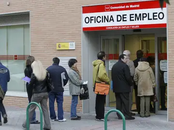 Aquest novembre l’atur ha crescut en 189 persones a Catalunya. Aquest novembre l’atur ha crescut en 189 persones a Catalunya.