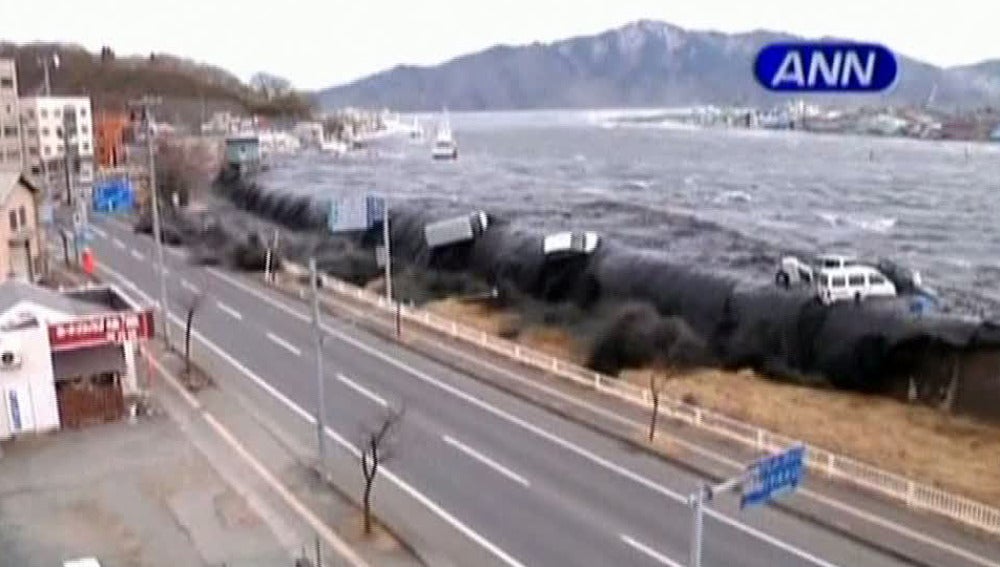 Imágen del tsunami que afectó a Japón