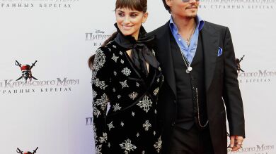 Penélope Cruz y Johnny Depp revolucionan Moscú