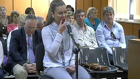 María José Campanario se derrumba María José Campanario se derrumba