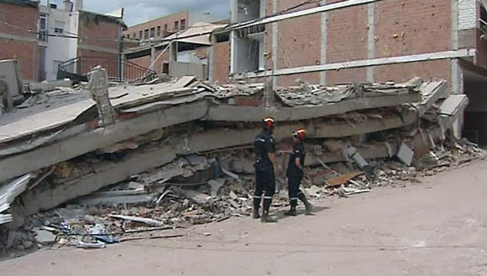 Edificio derruido por el terremoto de Lorca