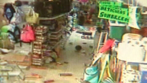 Im&aacute;genes del terremoto de una c&aacute;mara de seguridad