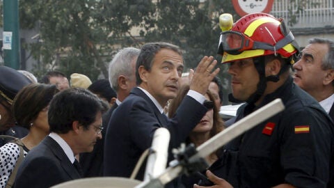 Zapatero visita el barrio m&aacute;s afectado