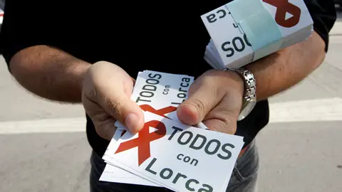 Pegatinas solidarias con la tragedia de Lorca Pegatinas solidarias con la tragedia de Lorca