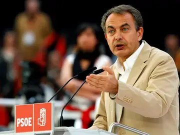 Zapatero, en un mitin en Zaragoza Zapatero, en un mitin en Zaragoza