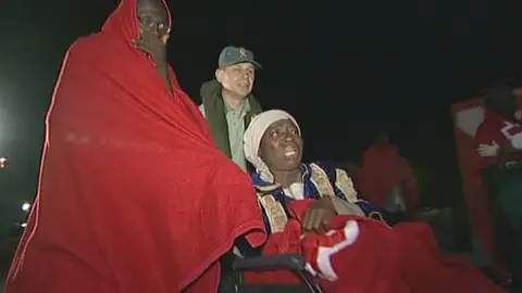 Llegan 65 inmigrantes en un patera a Motril Llegan 65 inmigrantes en un patera a Motril