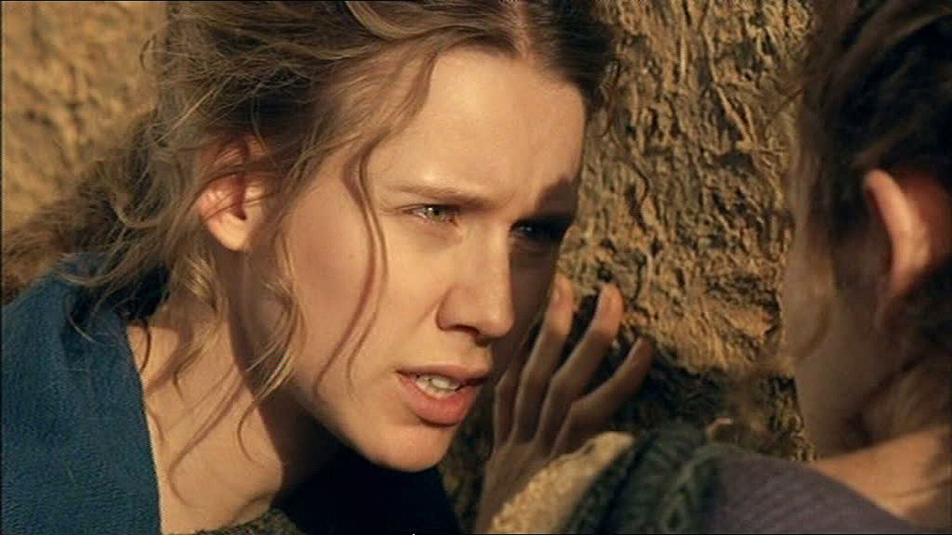 Nerea ayuda a escapar a Helena