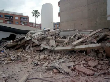 Un edificio derruido en Lorca Un edificio derruido en Lorca