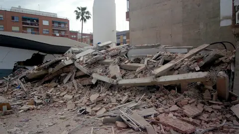 Un edificio derruido en Lorca Un edificio derruido en Lorca
