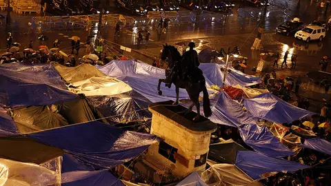 Acampada en Sol bajo la lluvia Acampada en Sol bajo la lluvia