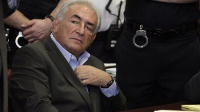 Un artículo apoya la teoría del complot político contra Dominique Strauss-Kahn